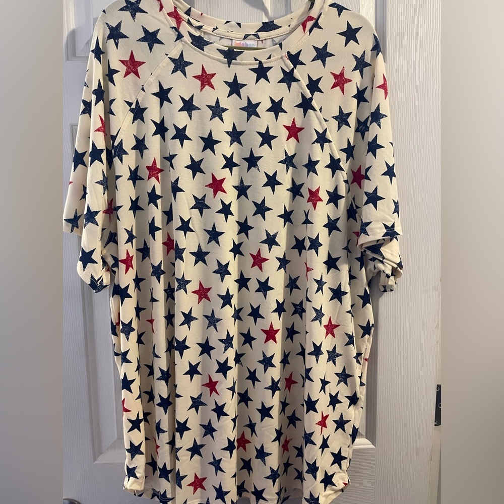 Lularoe Axel Patriotic Red and Blue Stars T-Shirt size 3XL